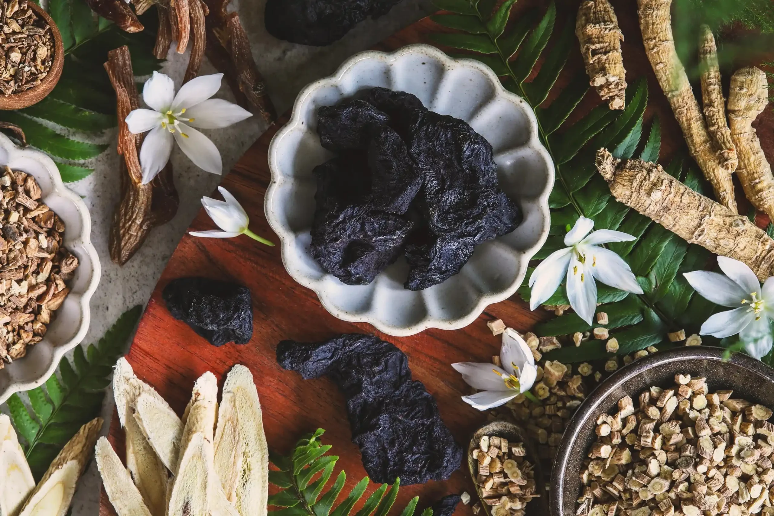 Co-création de formules à base de plantes chinoises axées sur l'histoire avec votre partenaire industriel 3 Co-création de formules à base de plantes chinoises axées sur l'histoire avec votre partenaire industriel 2 échelles