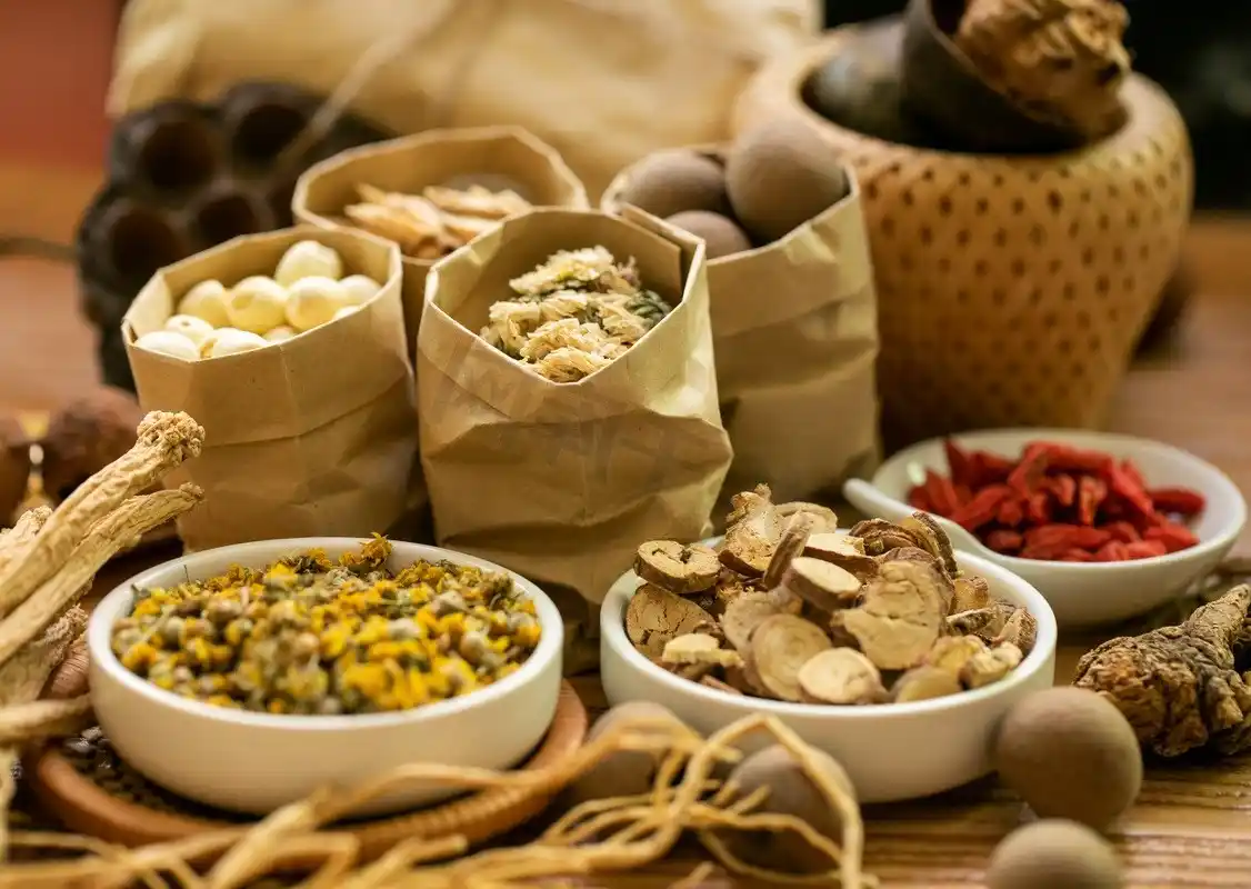 Managing Dozens of Chinese Herb SKUs Storage Batch Traceability and Shelf Life Control 1